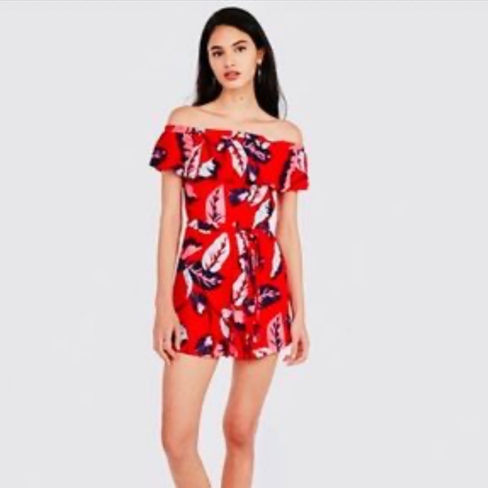 Express‎ red floral print romper size XS